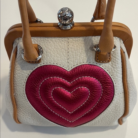 Like New Brighton Mini Heart Leather Kisslock Crossbody Purse (white and pink) - Picture 2 of 16
